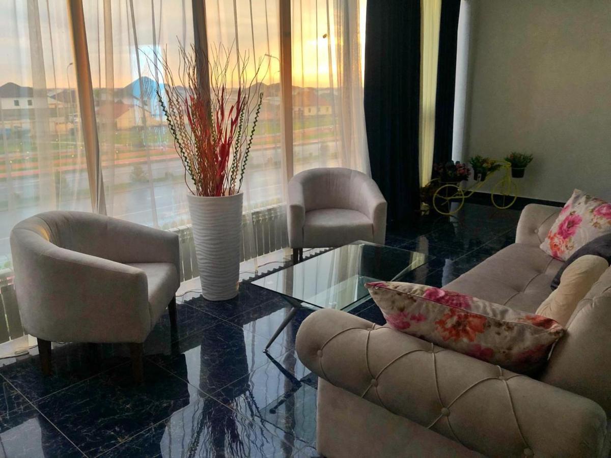 Grand Villa Turkistan Bagian luar foto