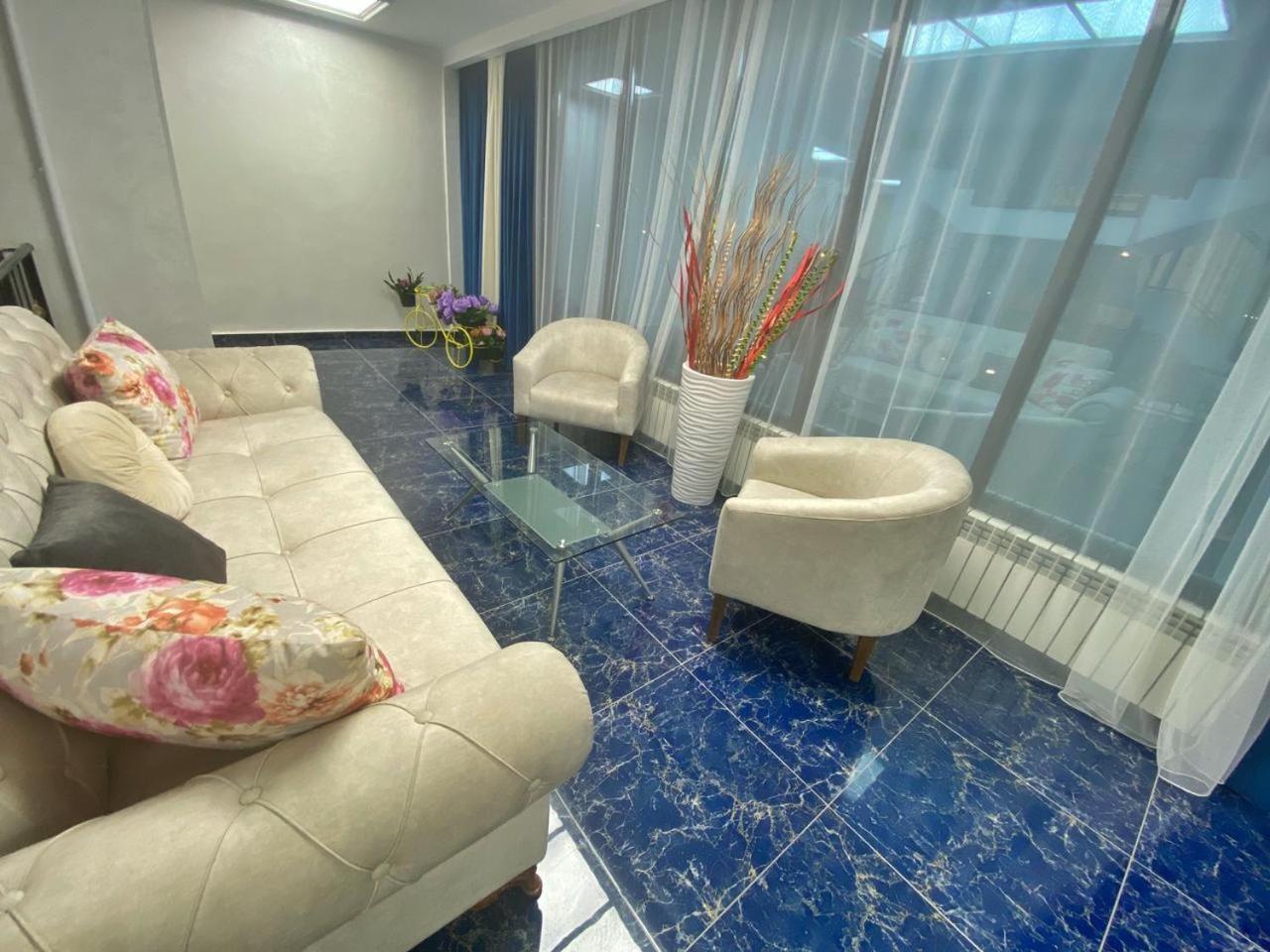 Grand Villa Turkistan Bagian luar foto
